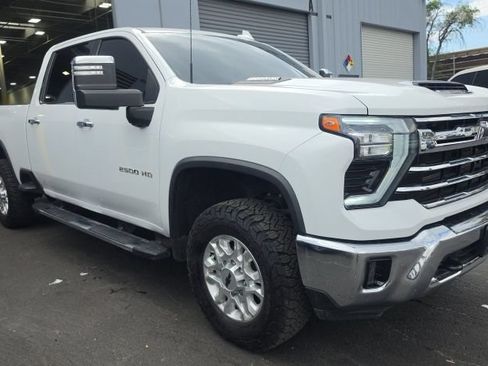 Used 2024 Chevrolet Silverado 2500 LTZ AWD/4WD image 4