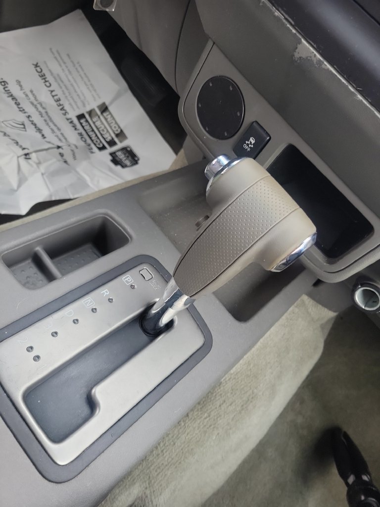 Used 2015 Nissan Frontier SV RWD image 27