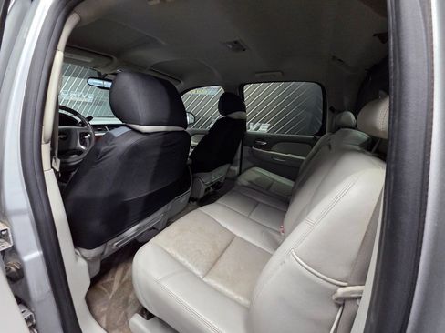 Used 2011 Chevrolet Avalanche LTZ RWD image 27