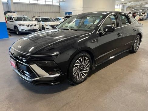 Used 2025 Hyundai Sonata Limited FWD image 7