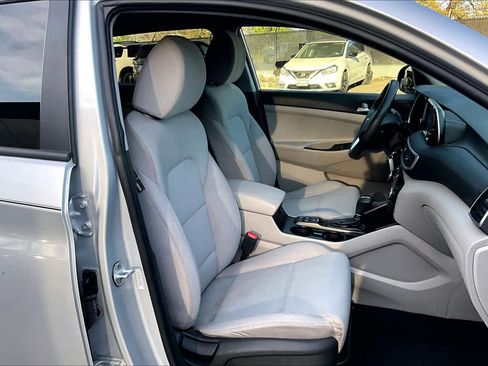 Used 2019 Hyundai Tucson SE image 9