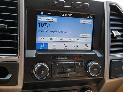 Certified 2019 Ford F250 Lariat RWD image 24