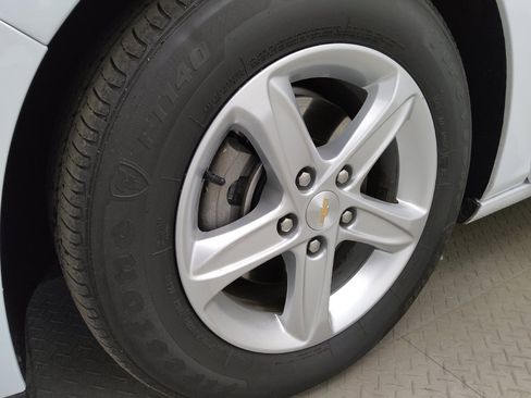 Used 2025 Chevrolet Malibu LS FWD image 31