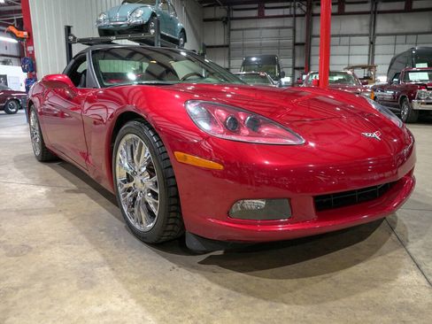 Used 2005 Chevrolet Corvette Convertible w/ Preferred Equipment Group RWD image 26