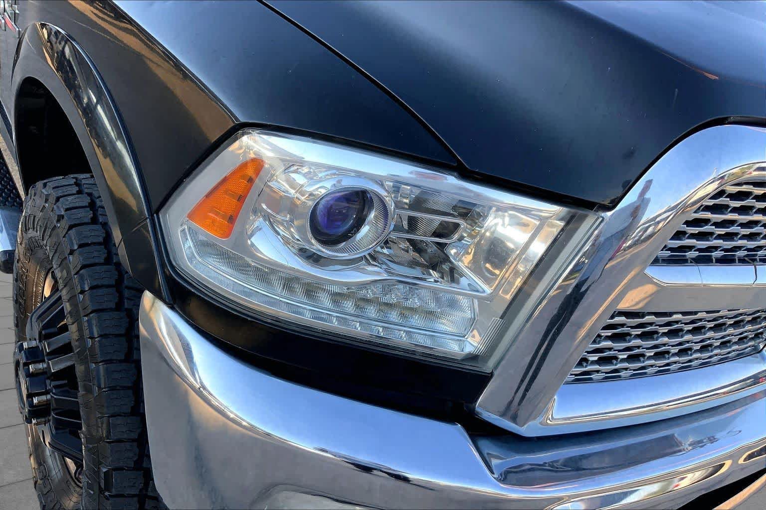 Used 2016 RAM 3500 Laramie AWD/4WD image 25