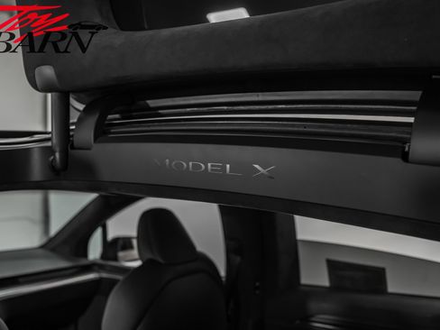 Used 2022 Tesla Model X Plaid image 5