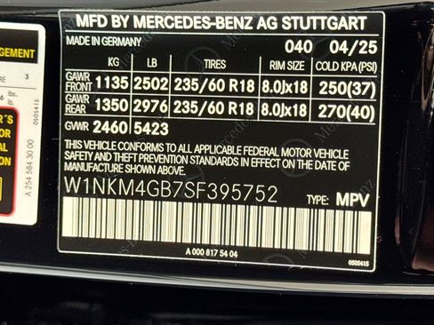 Certified 2025 Mercedes-Benz GLC 300 image 30