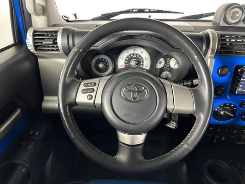 Used 2007 Toyota FJ Cruiser 4WD image 11