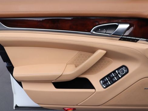 Used 2014 Porsche Panamera Turbo image 23