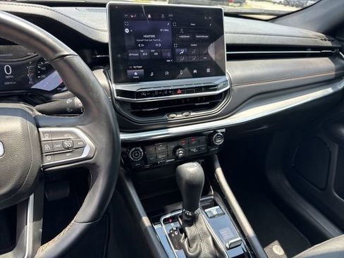 Used 2022 Jeep Compass Limited image 27