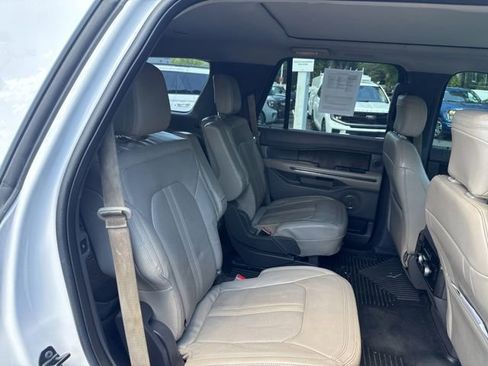 Used 2018 Ford Expedition Limited w/ Equipment Group 301A AWD/4WD image 12
