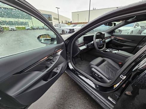 Used 2024 BMW i5 eDrive40i w/ M Sport Package image 21