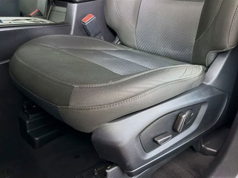 Used 2022 Ford Explorer XLT image 22