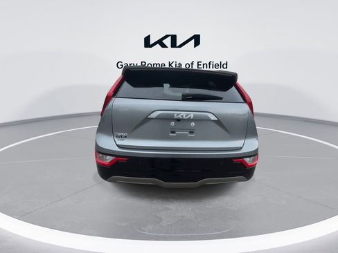 Used 2024 Kia Niro Wind w/ Wind Preserve Package FWD image 7
