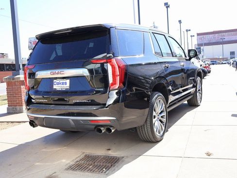 Used 2021 GMC Yukon Denali w/ Denali Premium Package image 7