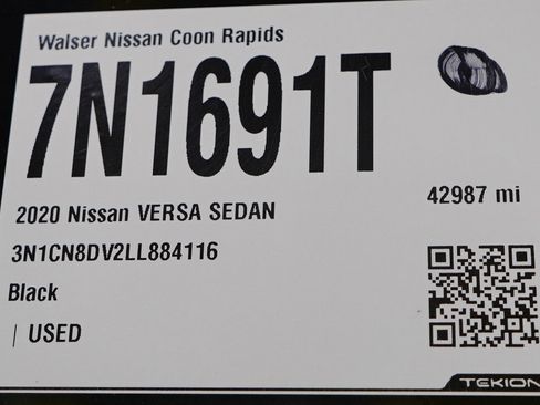 Used 2020 Nissan Versa S image 28