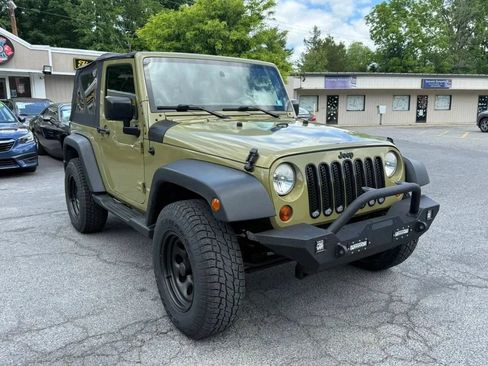 Used 2013 Jeep Wrangler Sahara w/ Connectivity Group AWD/4WD image 8