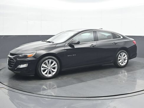 Used 2025 Chevrolet Malibu LT FWD image 2