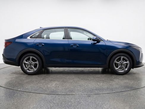 Used 2025 Kia K4 FWD image 11