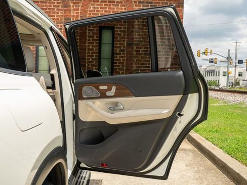 Used 2020 Mercedes-Benz GLS 450 4MATIC image 51