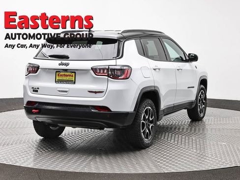 Used 2024 Jeep Compass Trailhawk AWD/4WD image 5