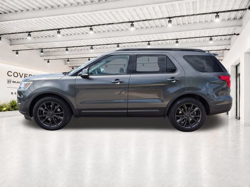 Used 2018 Ford Explorer XLT w/ Equipment Group 202A FWD image 7