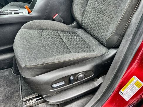 Used 2023 Chevrolet Equinox LT FWD image 18