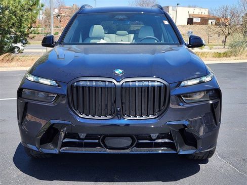 Used 2025 BMW X7 xDrive40i w/ Executive Package image 6