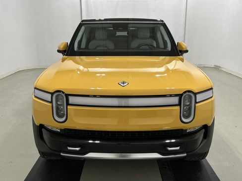 Used 2023 Rivian R1S Adventure AWD/4WD image 8