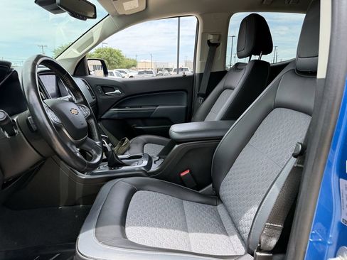 Used 2022 Chevrolet Colorado Z71 w/ Safety Package AWD/4WD image 25