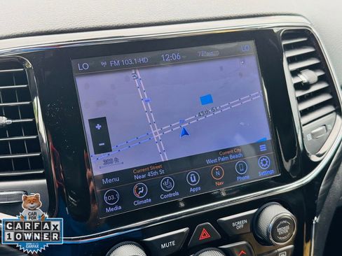 Used 2020 Jeep Grand Cherokee Altitude image 26