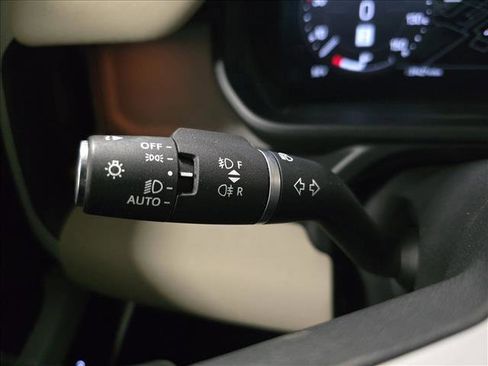 Certified 2023 Land Rover Defender 110 X-Dynamic SE image 25