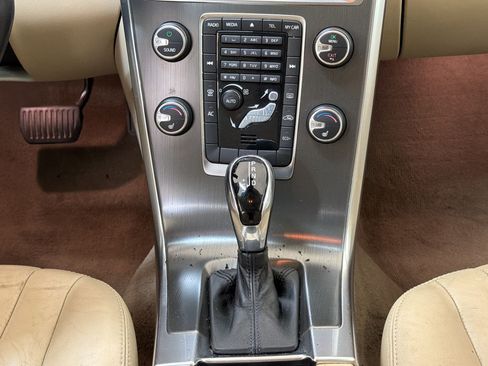 Used 2015 Volvo XC60 T5 Premier w/ Protection Package FWD image 18