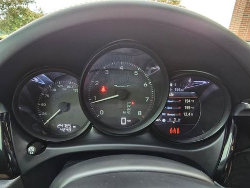 Used 2023 Porsche Macan Turbo AWD/4WD image 51