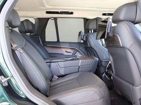 Used 2024 Land Rover Range Rover Autobiography image 18