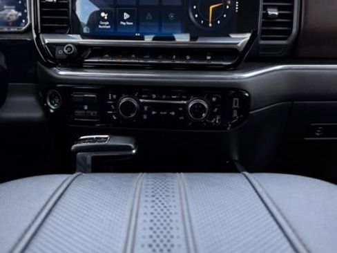 Used 2023 Chevrolet Silverado 1500 High Country w/ Technology Package image 22