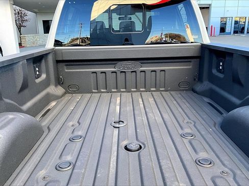 Used 2025 Ford F250 Lariat w/ Black Appearance Package image 26