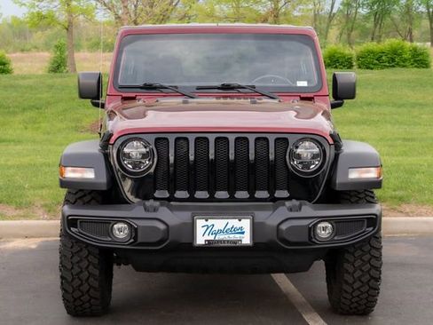 Used 2022 Jeep Wrangler Sport AWD/4WD image 4