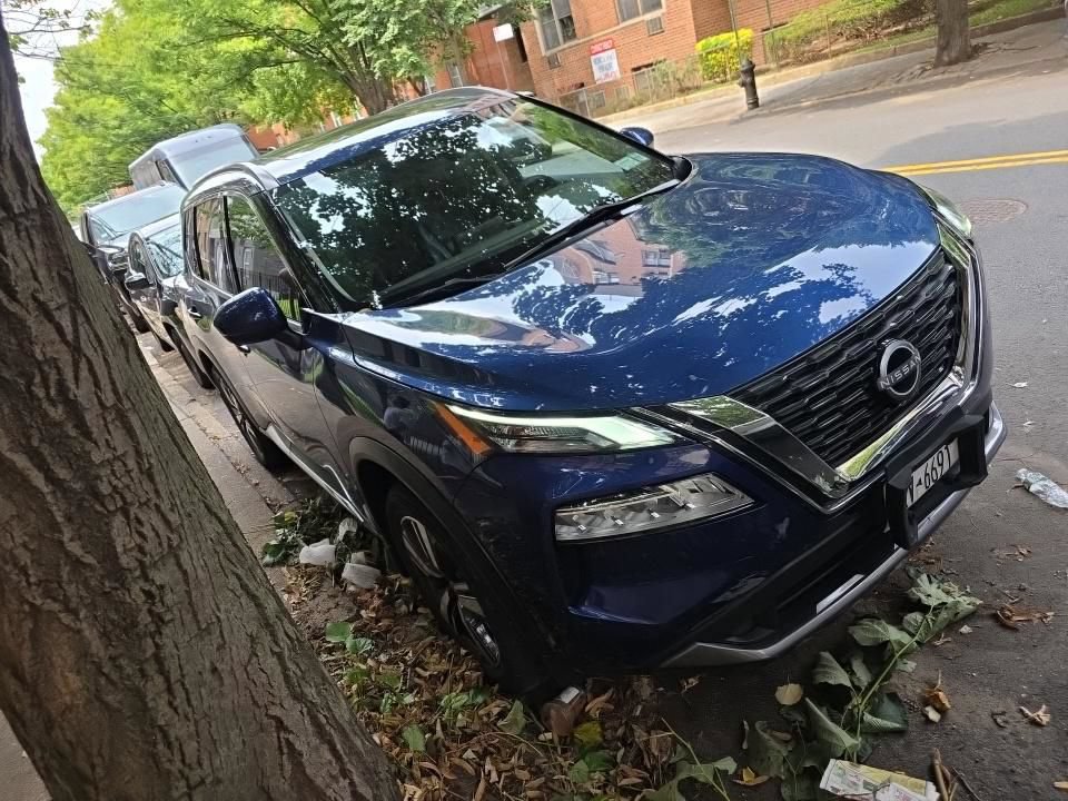 Used 2023 Nissan Rogue SL AWD/4WD image 4