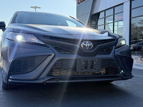 Used 2021 Toyota Camry SE image 30