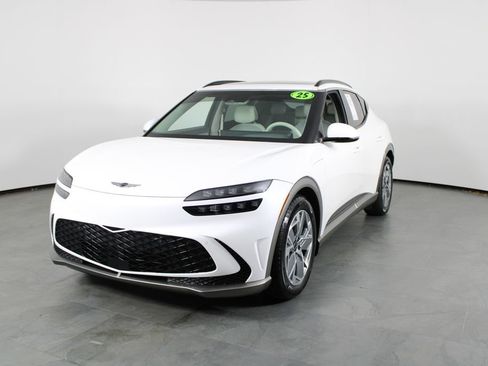 Used 2025 Genesis GV60 RWD image 1
