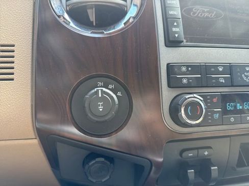 Used 2011 Ford F250 Lariat w/ Lariat Ultimate Pkg AWD/4WD image 30