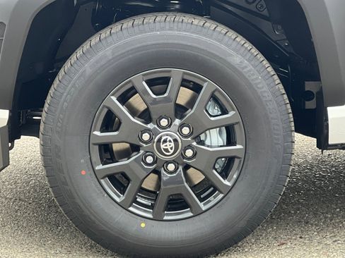 New 2026 Toyota 4Runner SR5 image 33