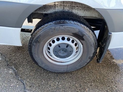 Used 2024 Mercedes-Benz Sprinter 2500 image 11