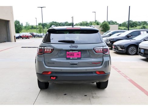 Used 2023 Jeep Compass Trailhawk AWD/4WD image 7