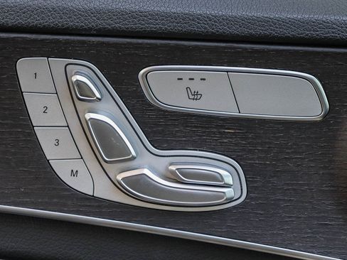 Used 2020 Mercedes-Benz C 300 Sedan image 25