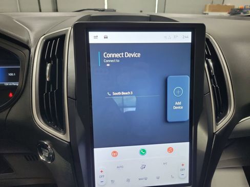 Used 2022 Ford Edge SEL w/ Sport Appearance Package image 9