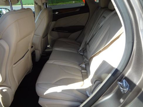 Used 2017 Lincoln MKC Select w/ Select Plus Package AWD/4WD image 10