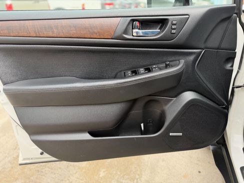 Used 2015 Subaru Outback 3.6R Limited image 17