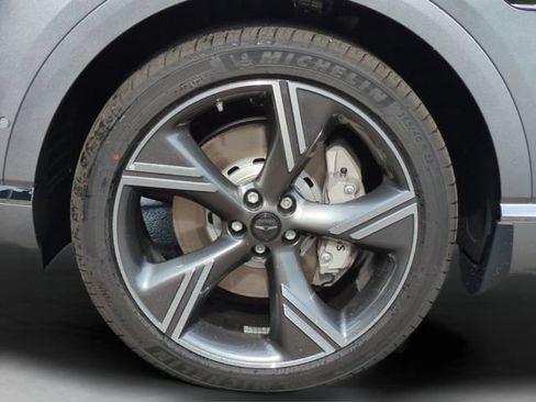 Certified 2025 Genesis GV80 3.5T Prestige AWD/4WD image 11